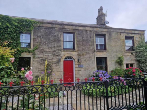 Pass the Keys Birch Hall Characterful Cottage Sleeps 8 & Pets